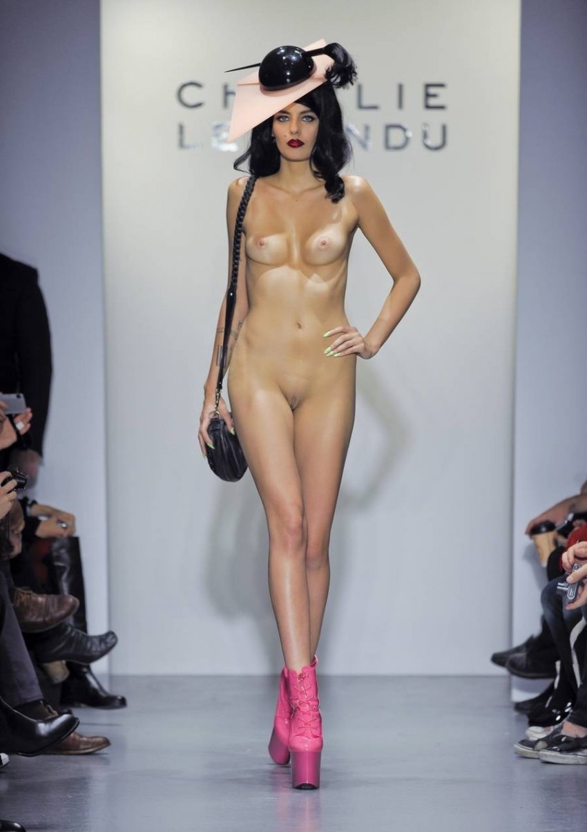 Alejandra guilmant naked on the catwalk
