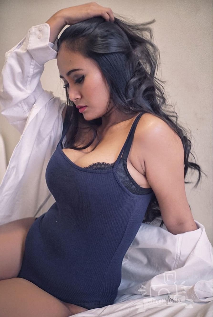 Ekaba girls of the day brunette