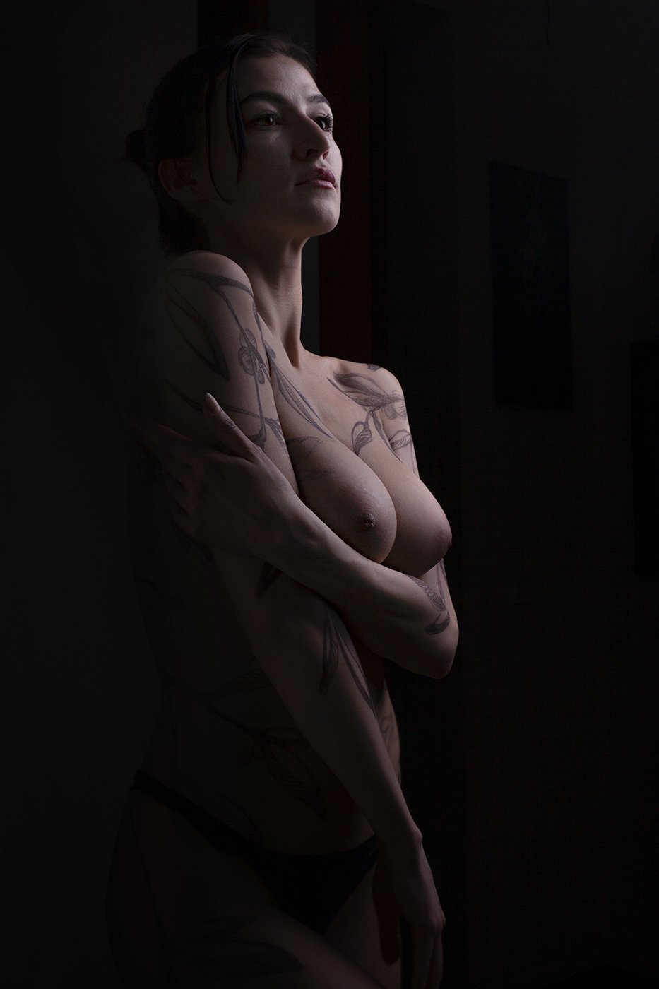 Naked tits Olivia Casta