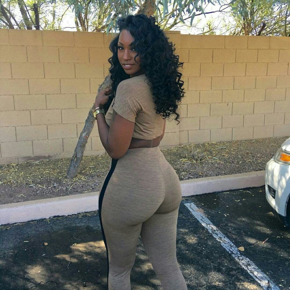 Jailyne ojeda ochoa in leggings