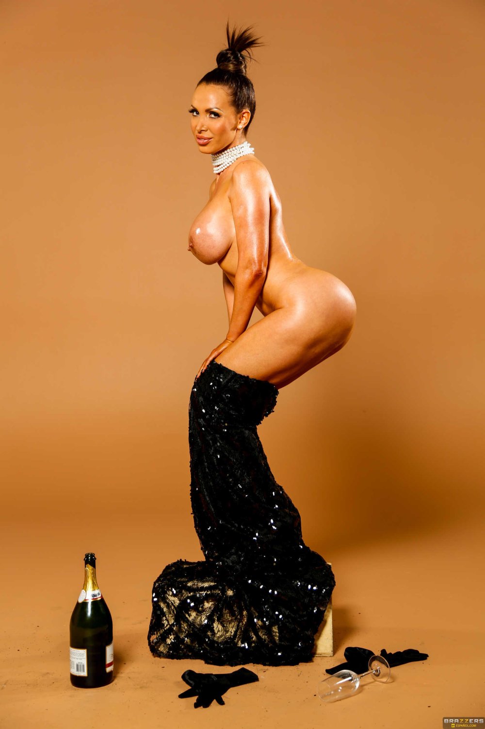 Kim Kardashian nudity