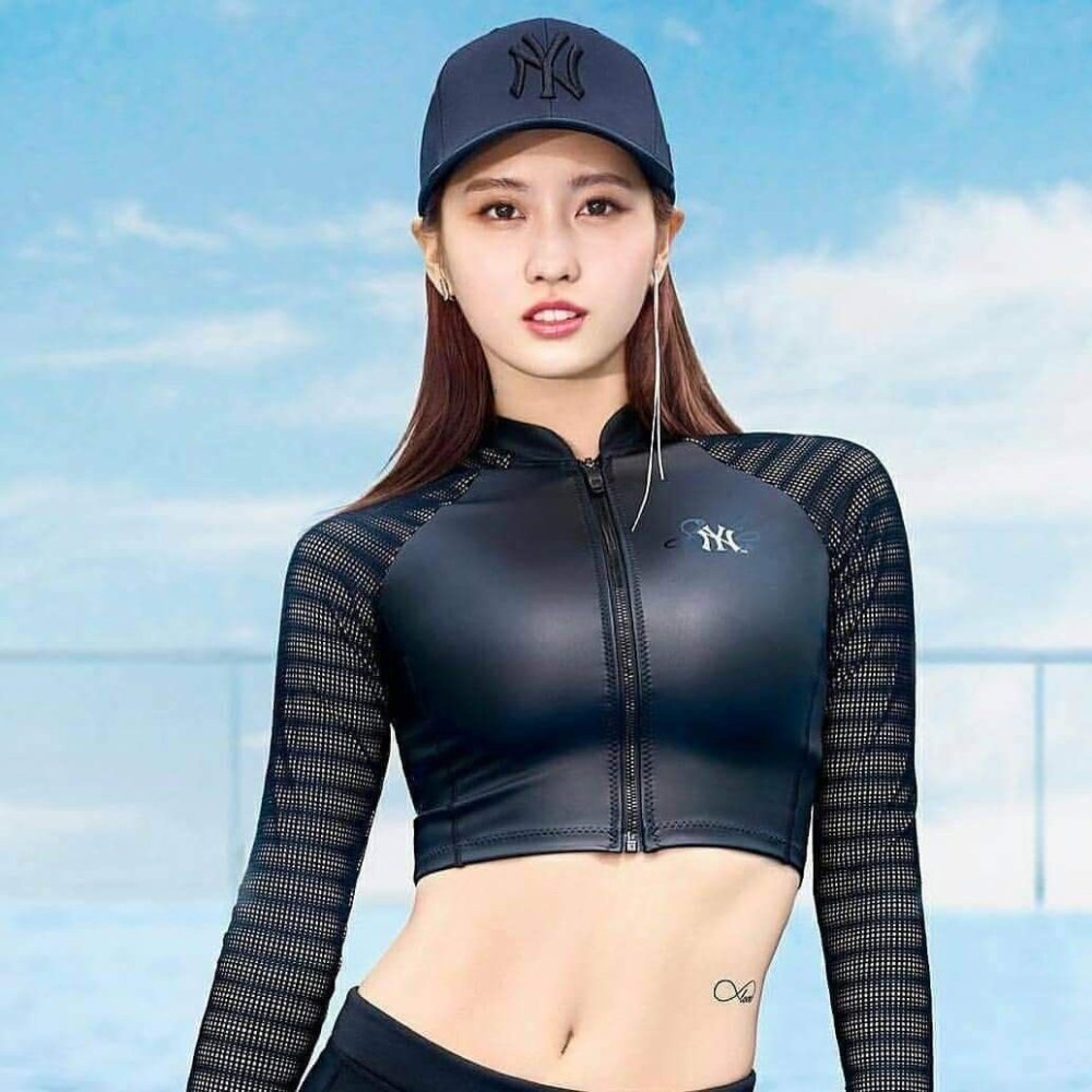 Jiha TwiS breasts