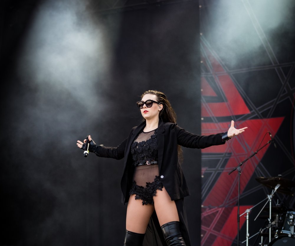 Amaranthe soloist in a swimsuit