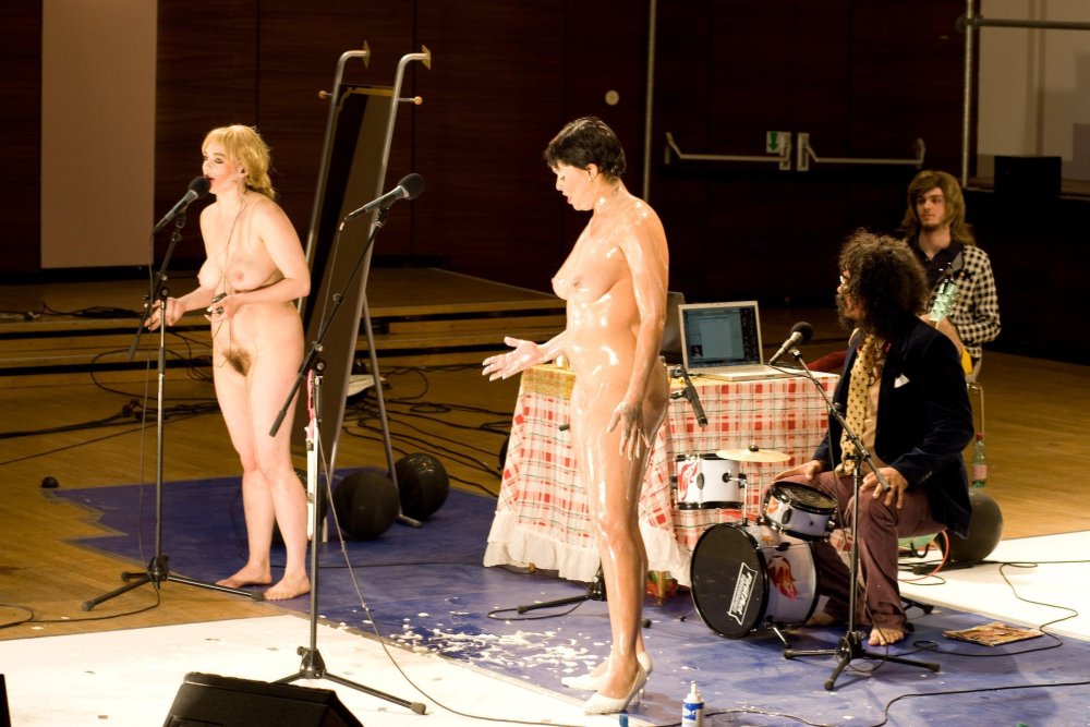 Performance Naked Theater