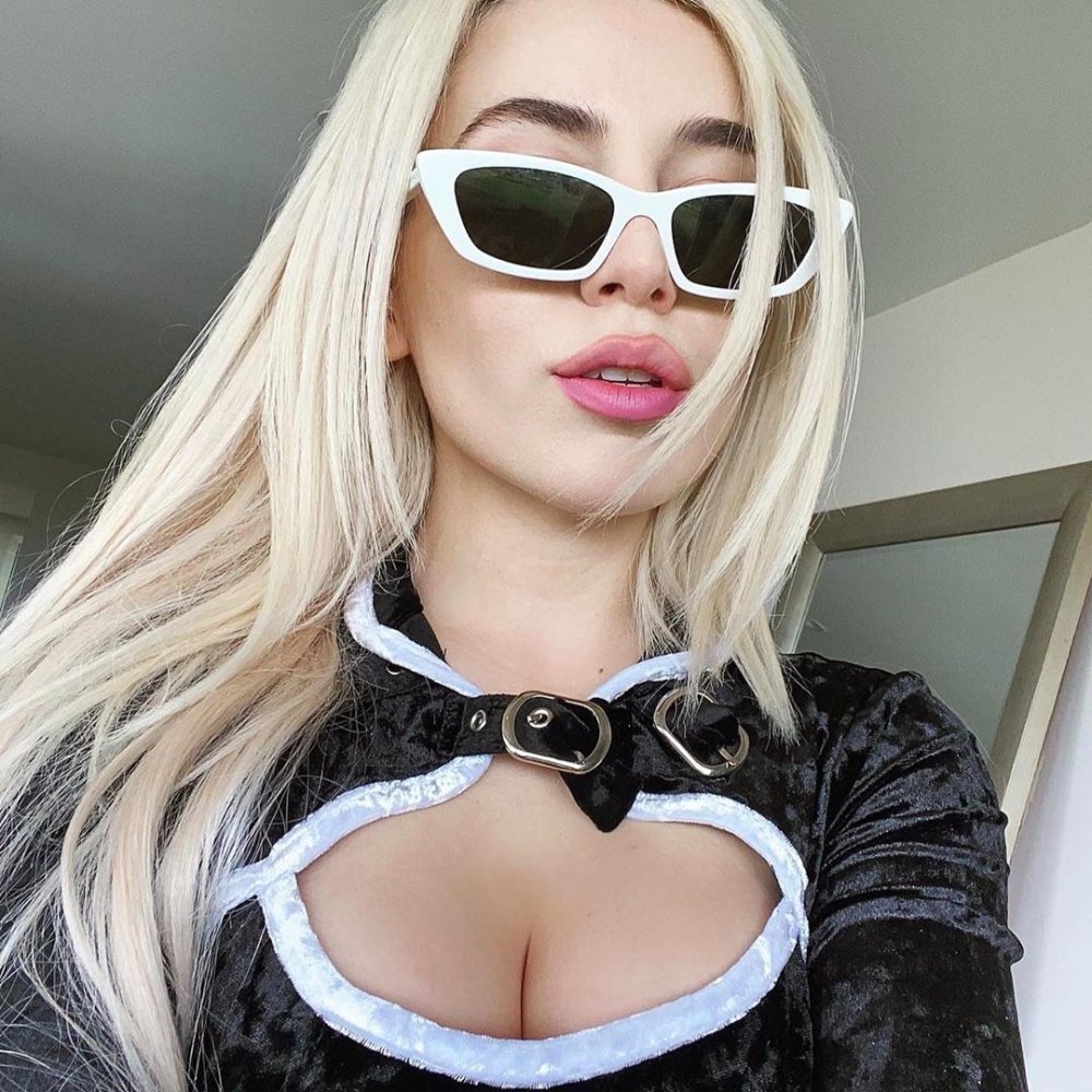 Ava Max Cloud