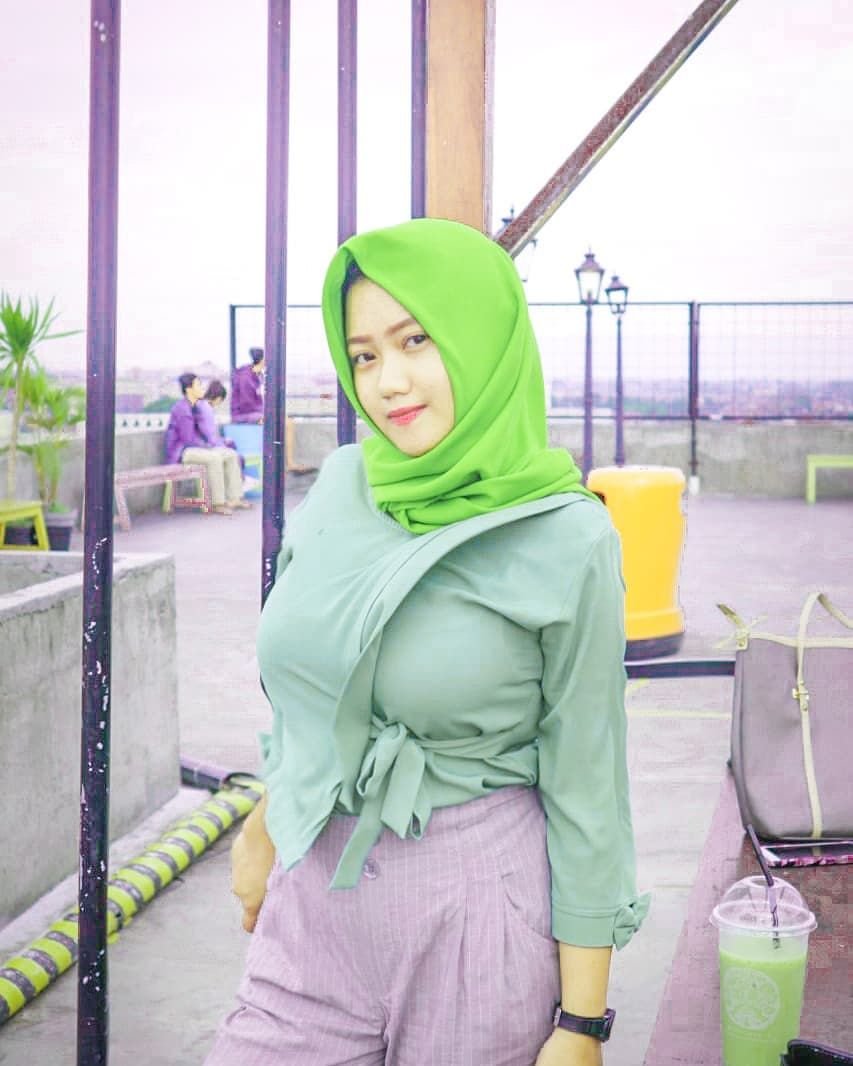 Hijab Selfie Anak