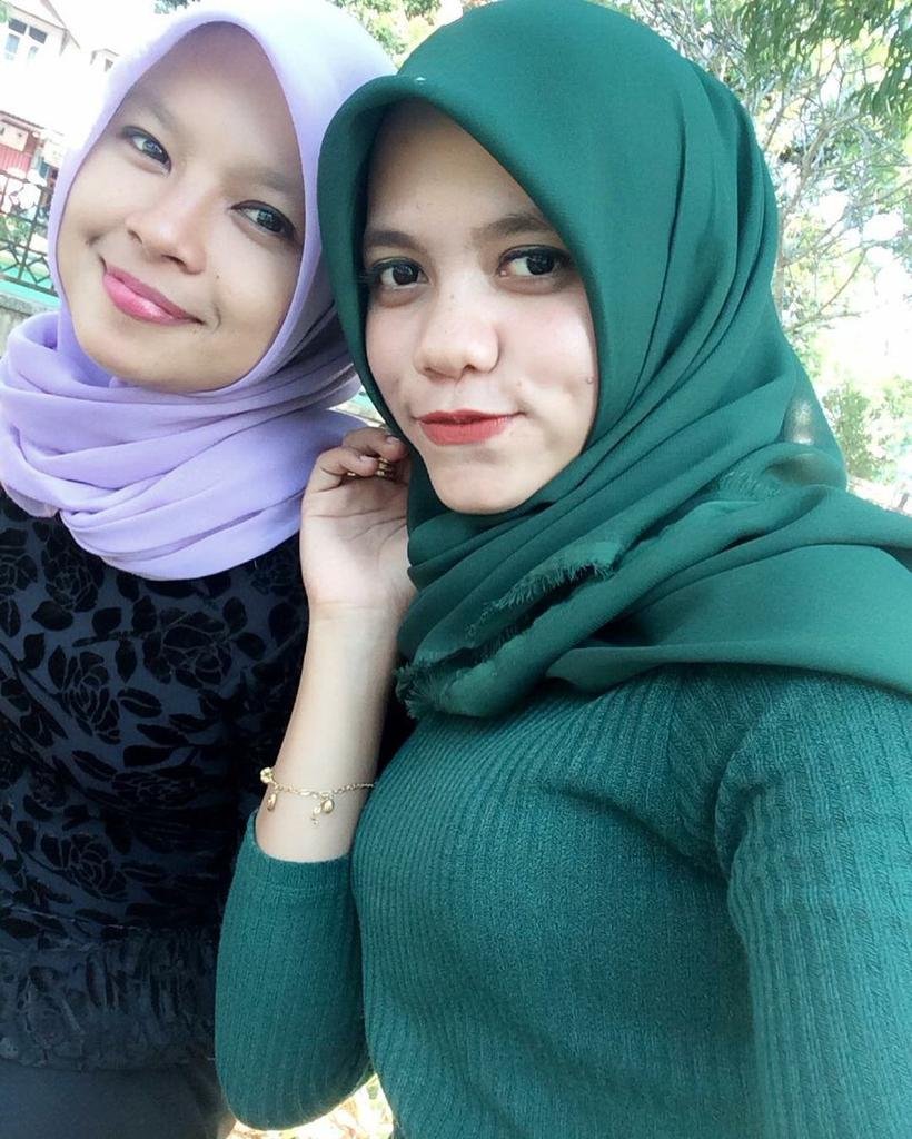 Indonesia hijab boobs