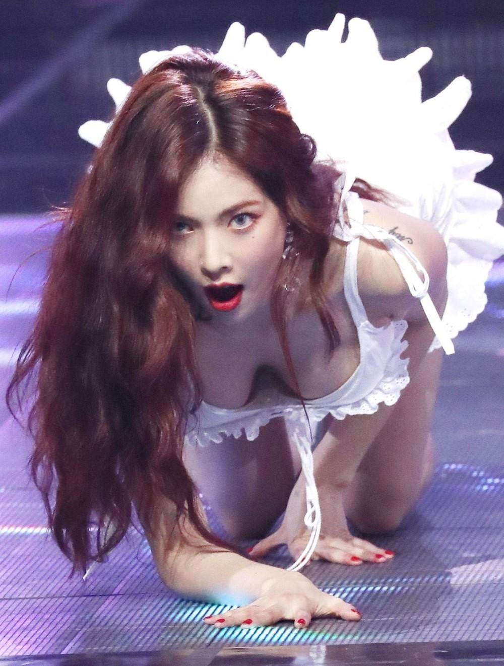 Hyuna 4minute breast