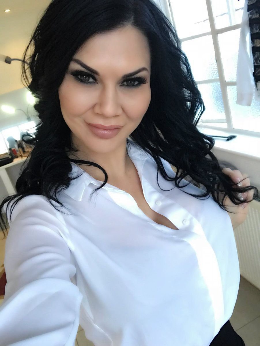 JASMINE JAE in the first person Sheriff
