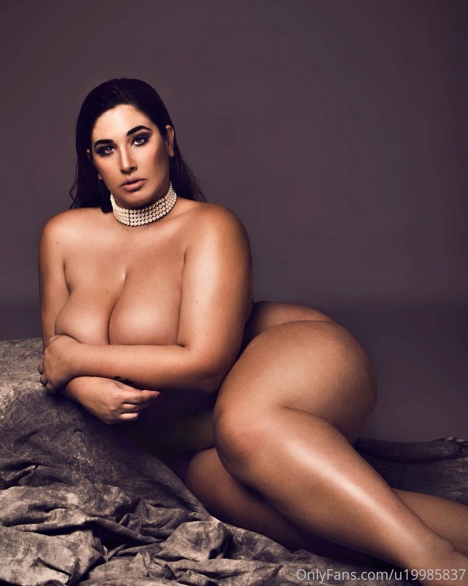 Michelle Mendes Plus saz nude