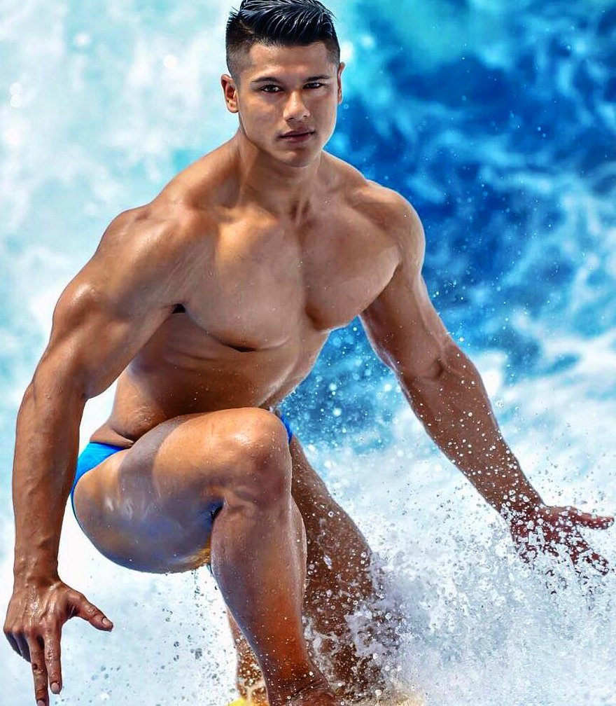 Adonismale Rustam