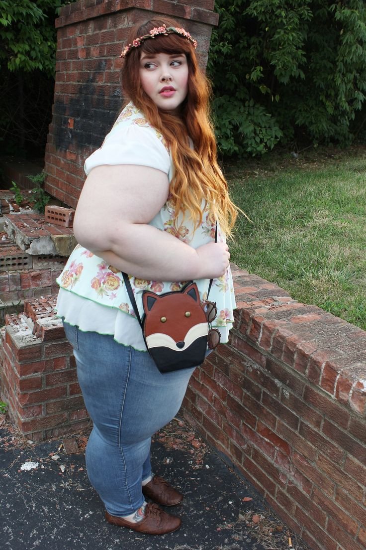 Girls 100 kg in dress