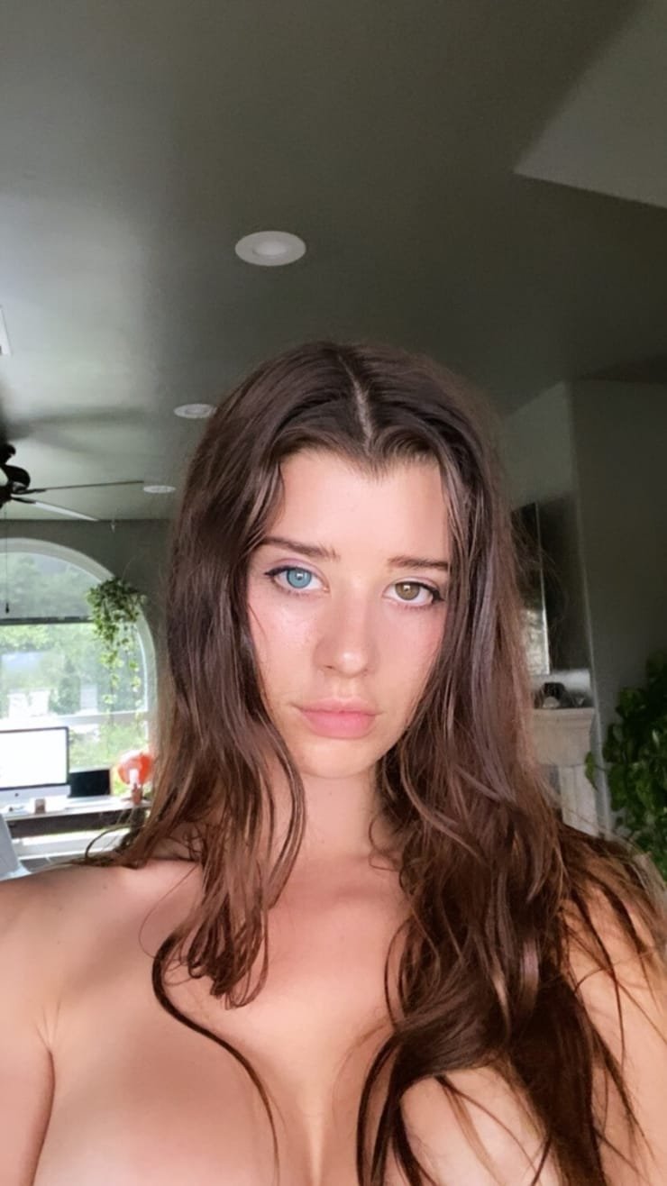 Sarah McDaniel on the background of a carpet