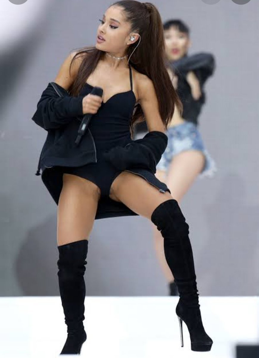 Ariana Grand Naked Tits