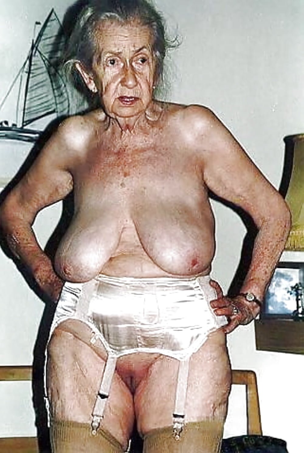 Very old old women without panties