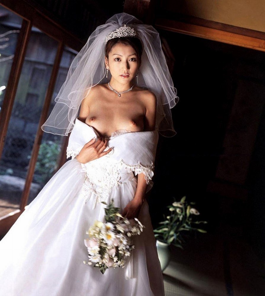 Naked bride in full growth