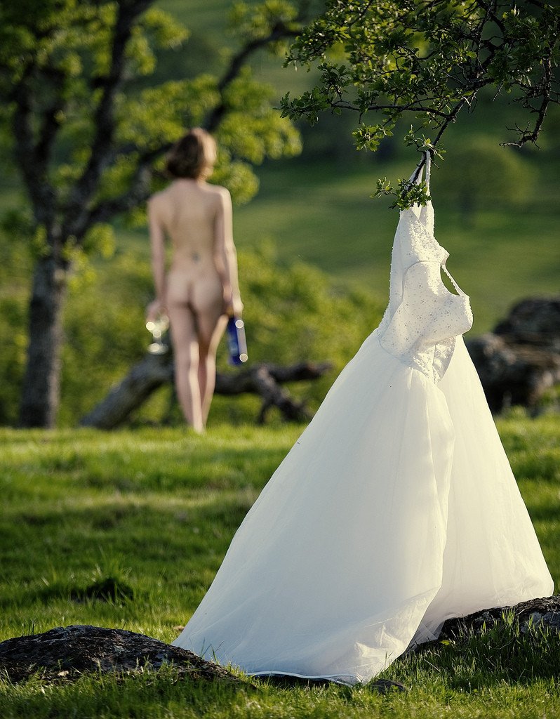 Wedding photo shoot in the style of nude