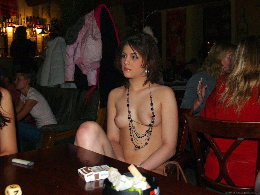 Restaurant with naked waitresses