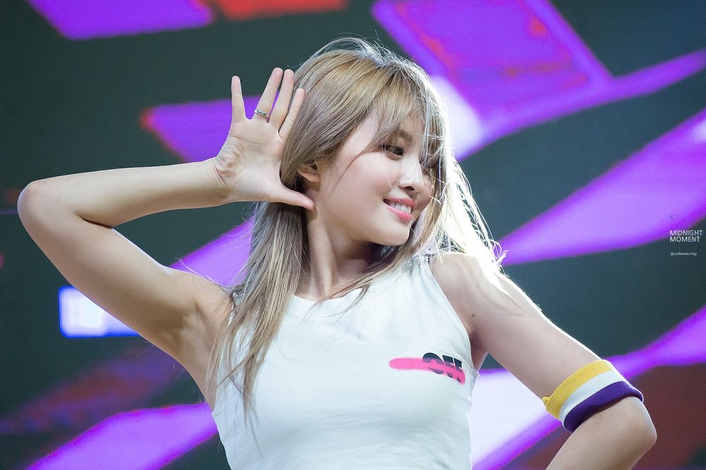 Twice Momo in leggings