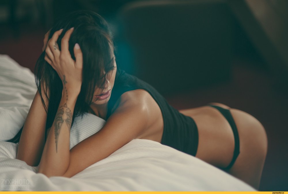 Beautiful girls Deep House GIPE