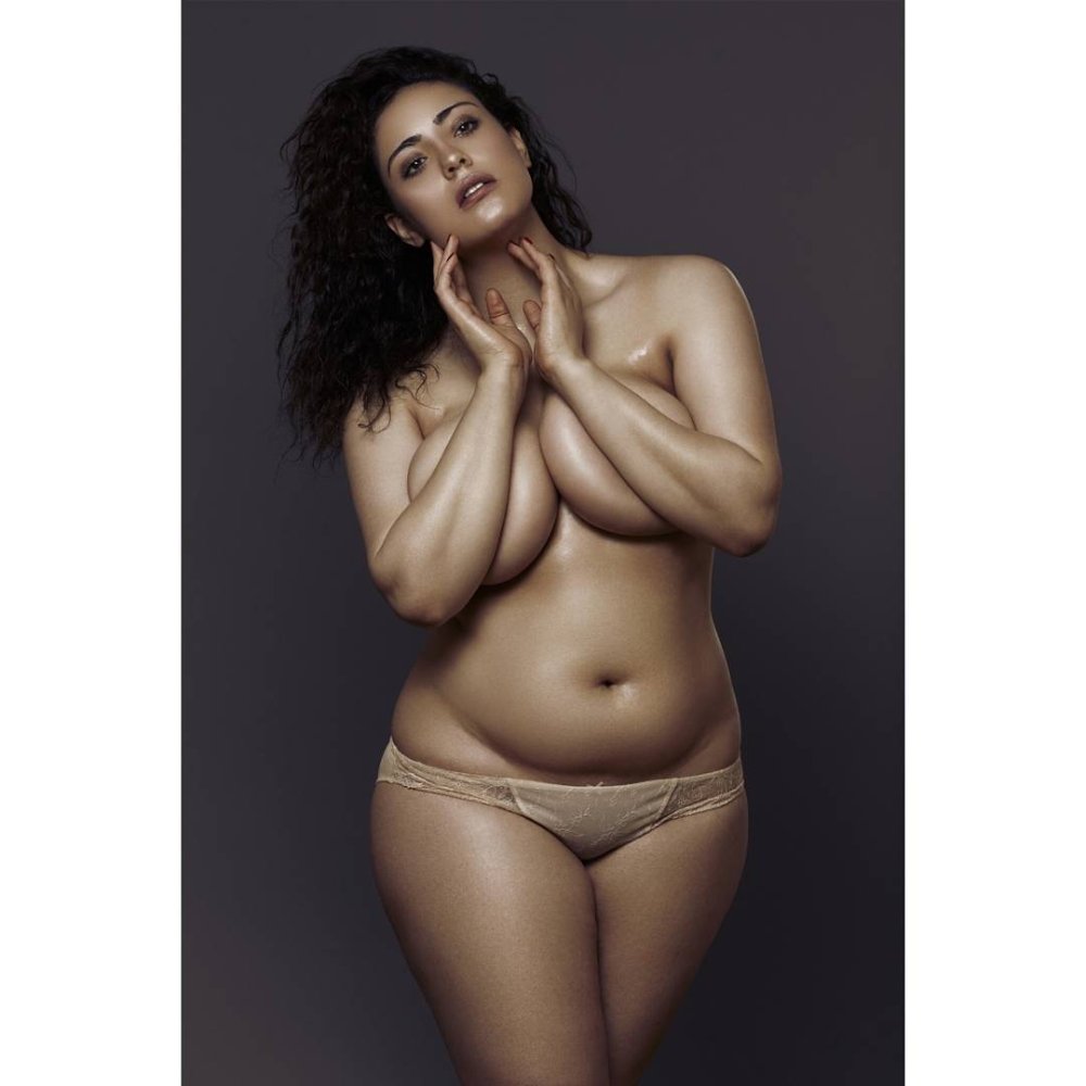 Tara Lynn Model Plus Saiz Ero