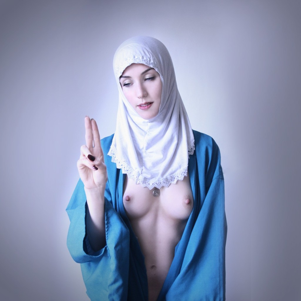 Arab with big tits
