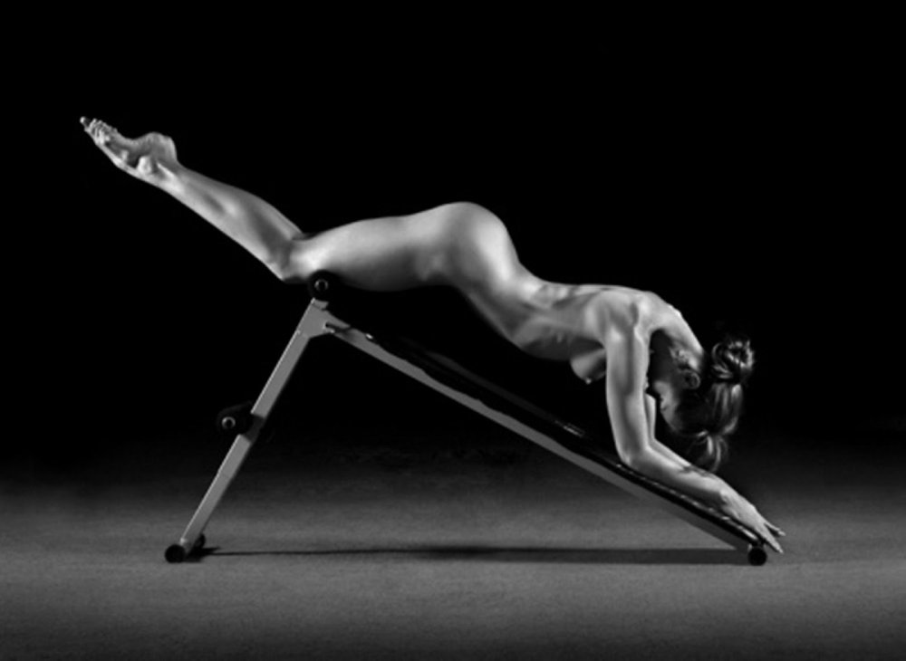 Mille model Thomas Agatz Naked