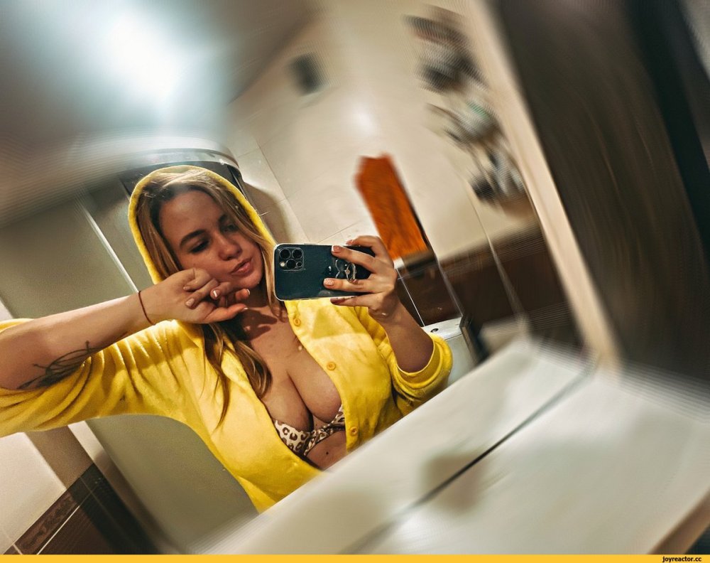 Sisyandra with a phone in the hands