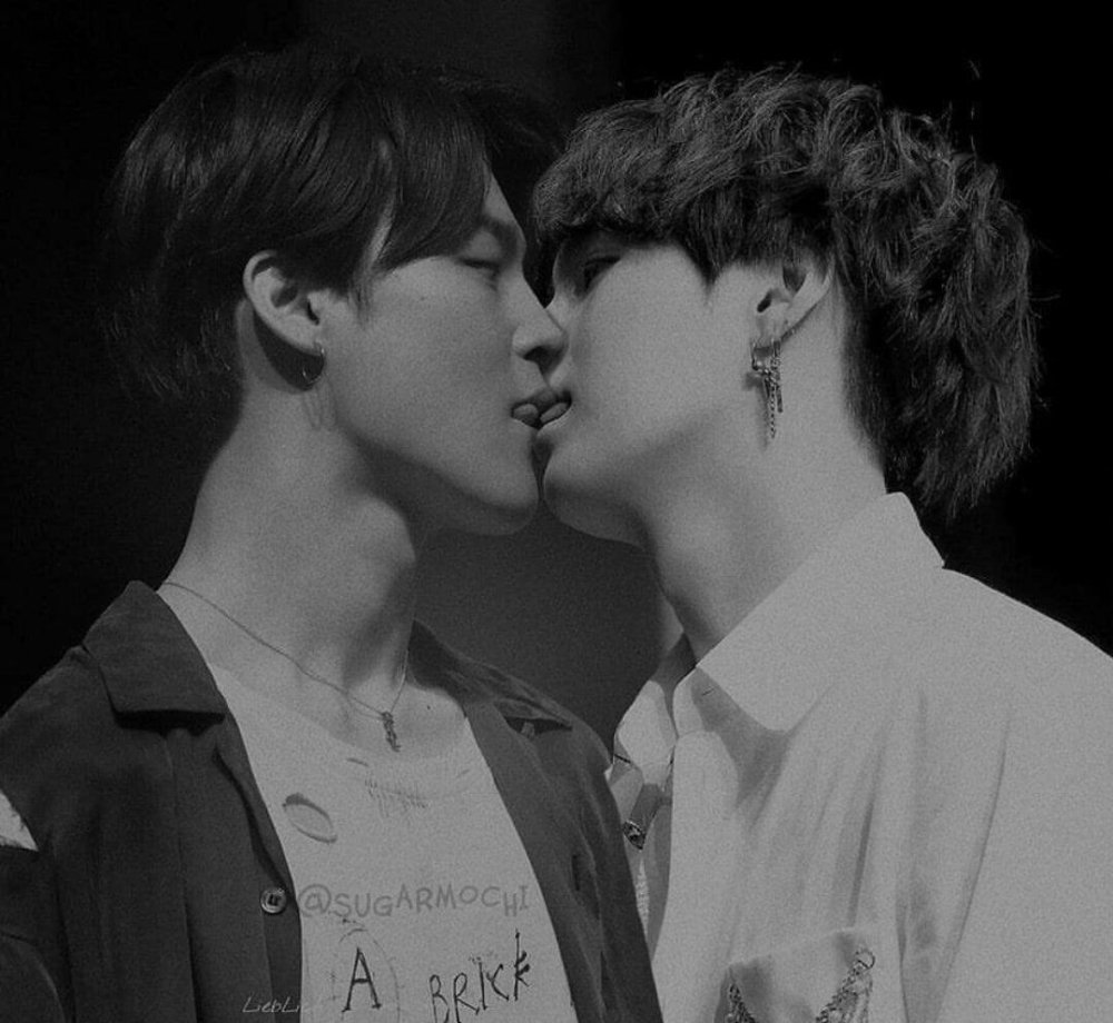 Yoongi and Jimin 18