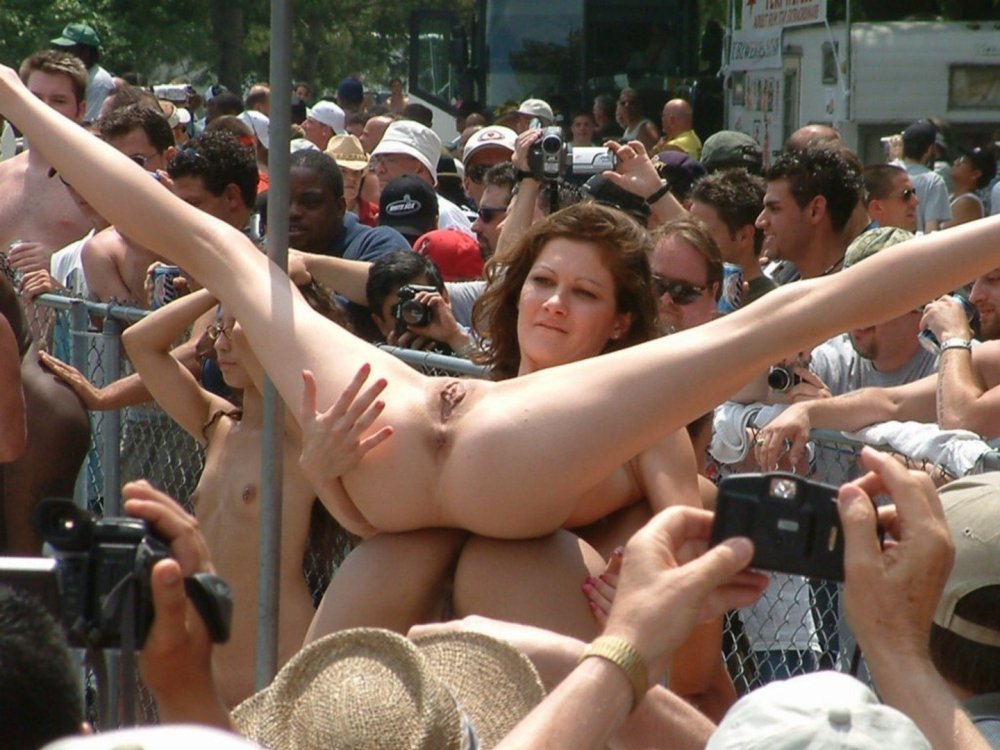 Many naked female bodies