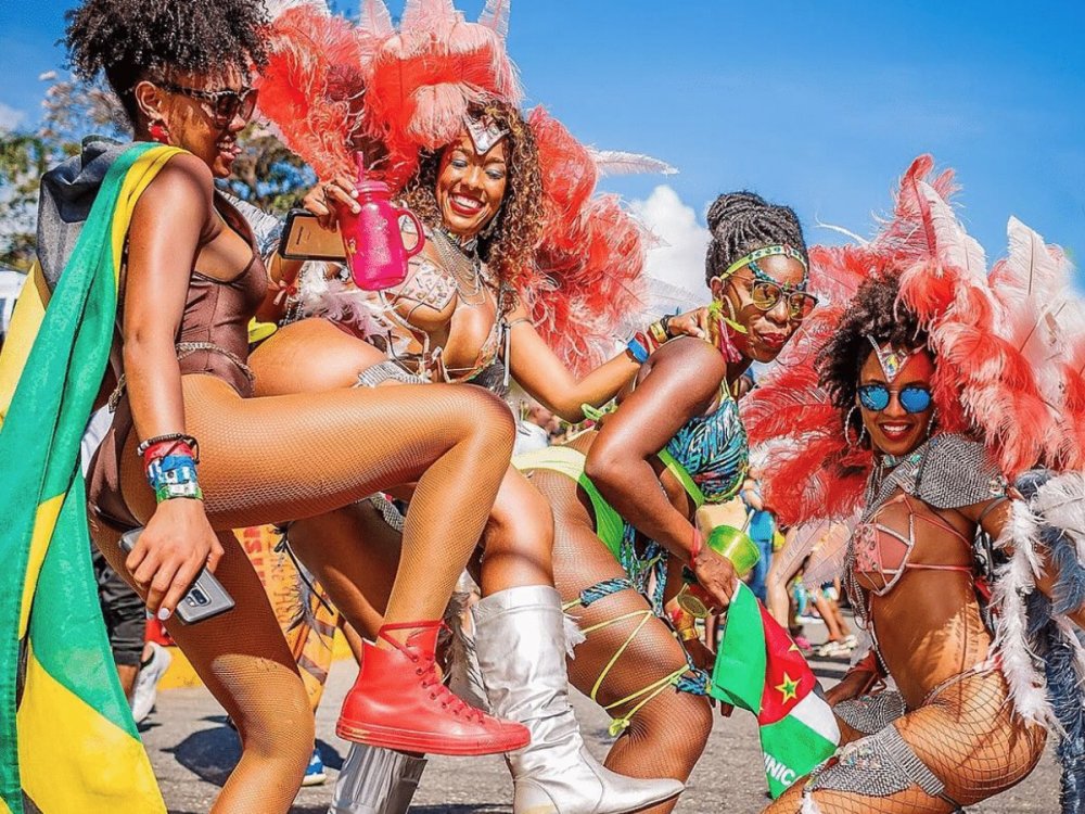 Naked dancers on a carnival in Rio