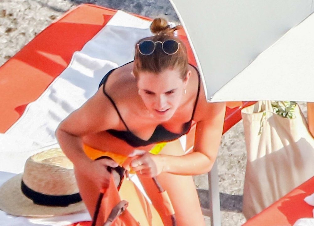 Naked boobs Emma Watson