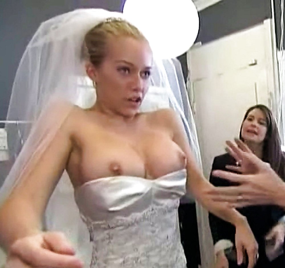 The bride lit up the chest naked