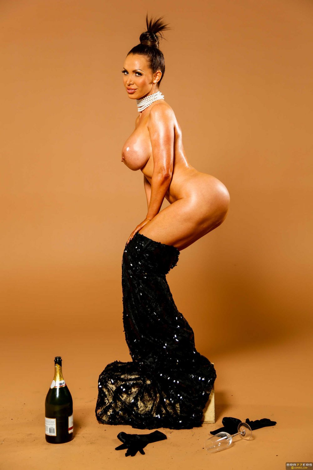 Kim Kardashian naked