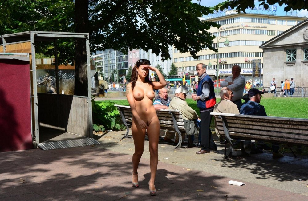 Naked Topics Biker Babes spread his legs
