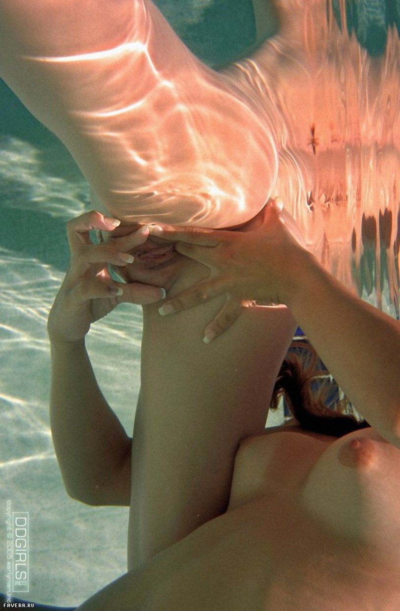 Beautiful porn in the water