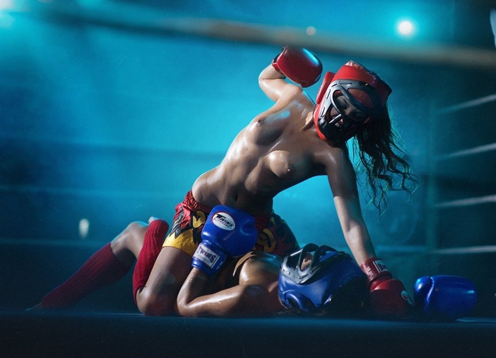 Erotic girls in the ring