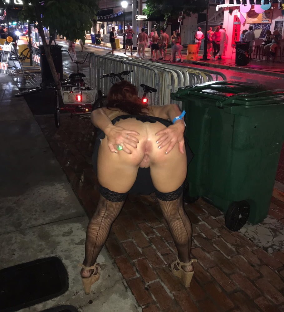 Fantasy Fest Mardi Gras Mature Pussy Piercing