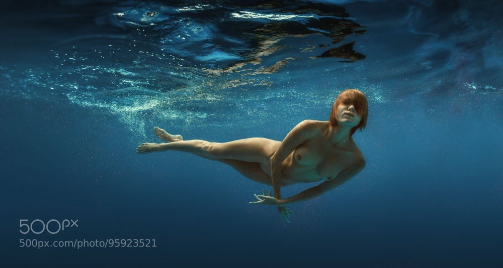 Girls underwater naked