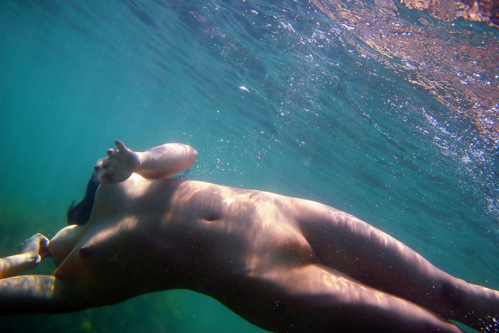 Girls underwater naked