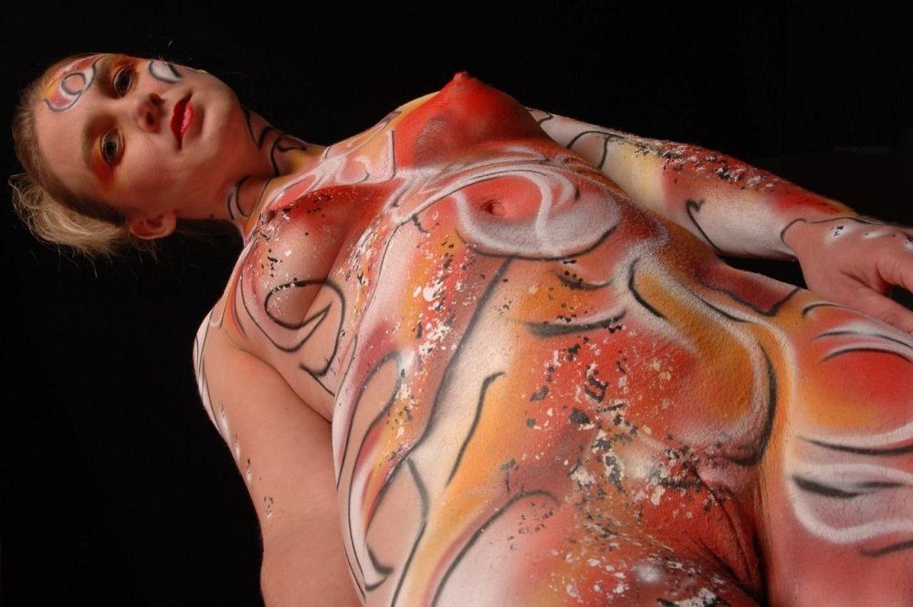 Bodiart on the female body