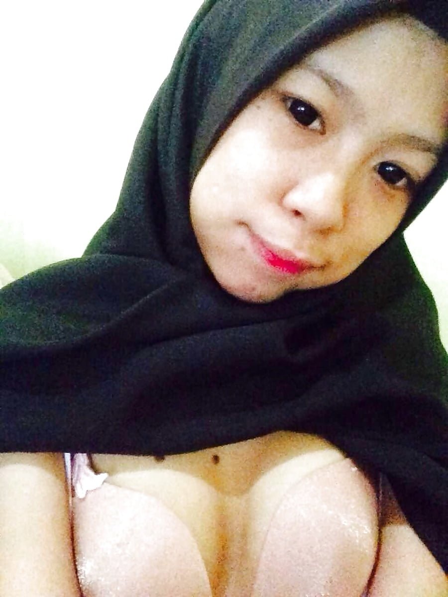 Tits selfie hijab shirt