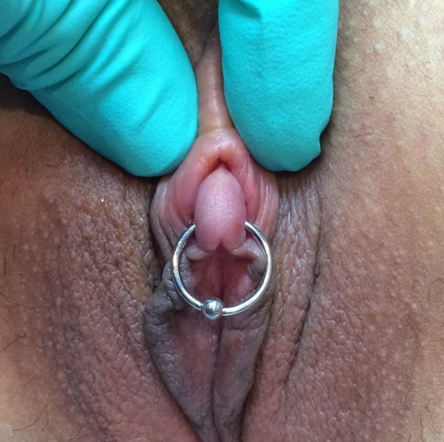 Cliter's hood piercing
