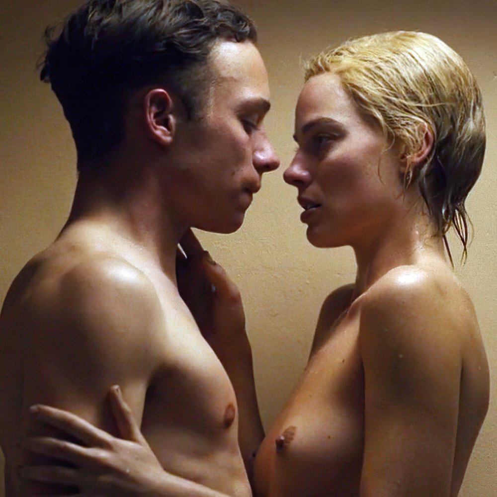 Naked Margot Robbie (Margot Robbie)