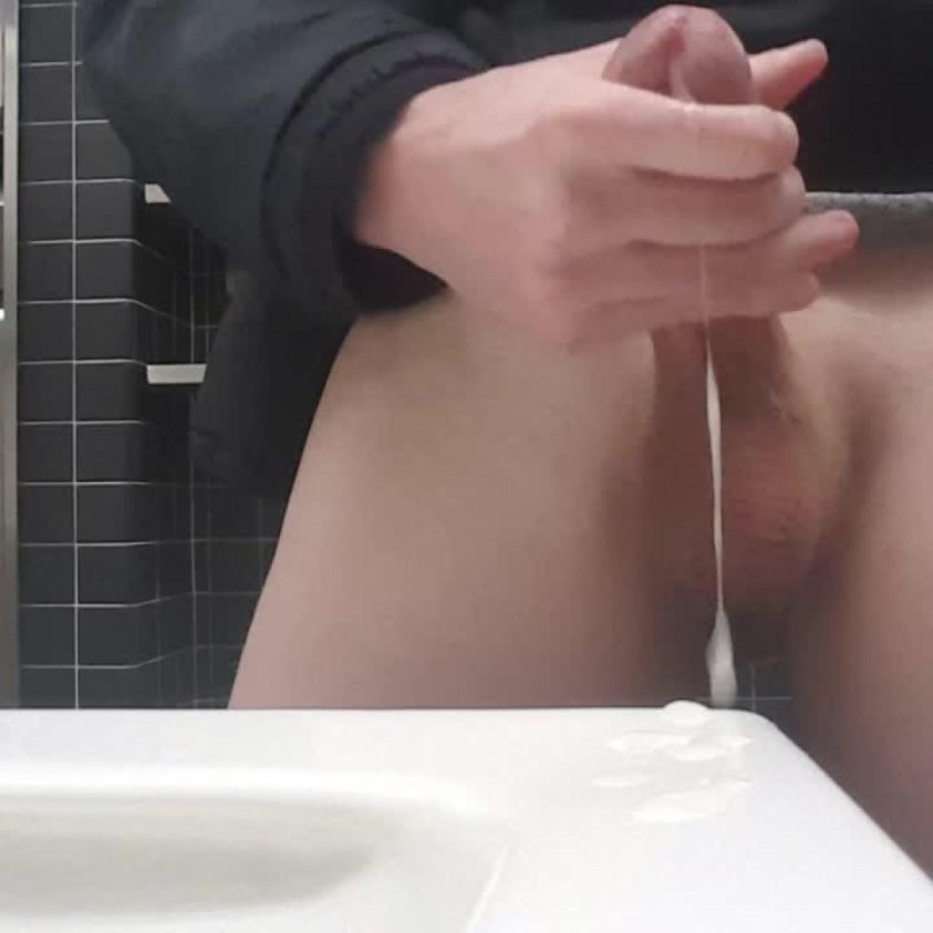Hidden masturbation in the toilet
